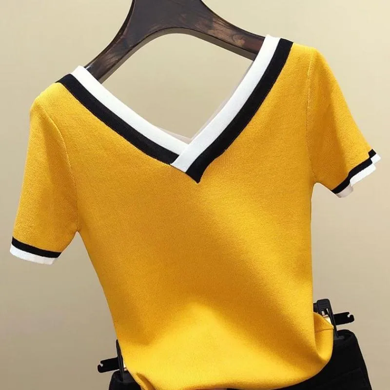 Camisa de manga corta con cuello en V para Mujer, Tops de punto a rayas de Color de contraste, ropa coreana, 2023